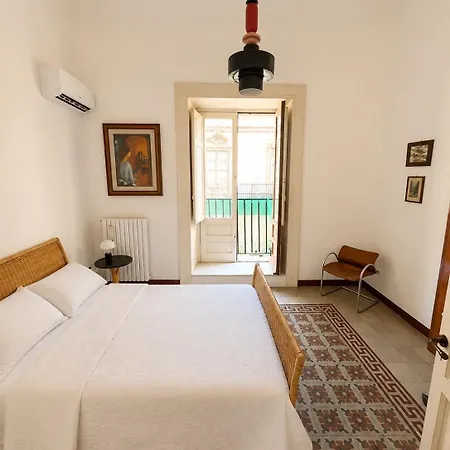 La Grande Dimora Cuto Apartment *